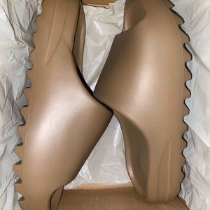 Yeezy Slides Core